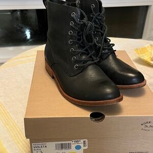 Kork-Ease Violeta Black Leather Ankle Boots